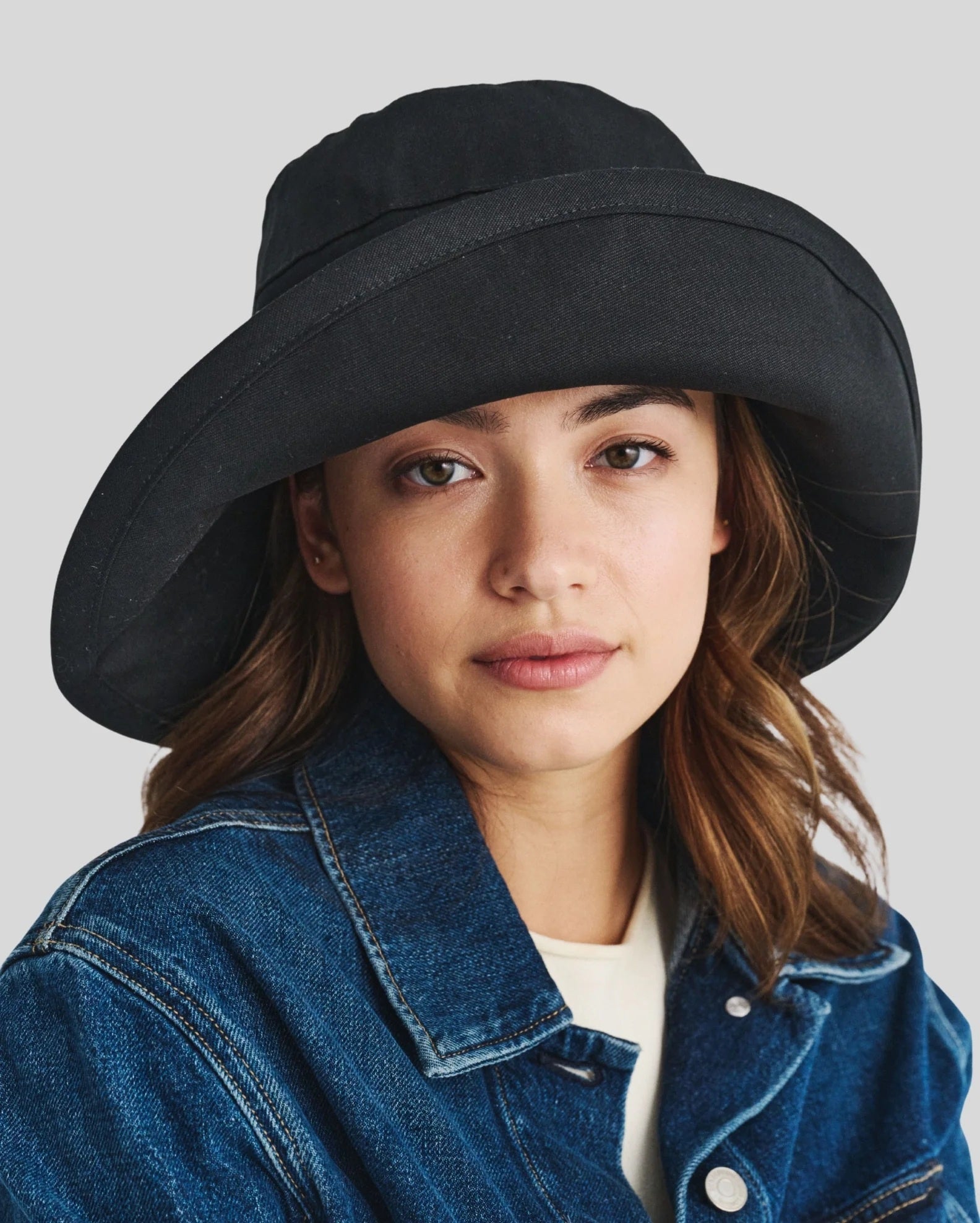 Essential Traveller - Black