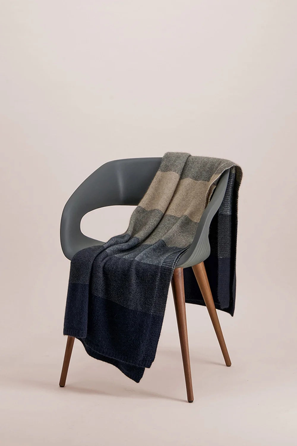 Ombre Throw - Dapple