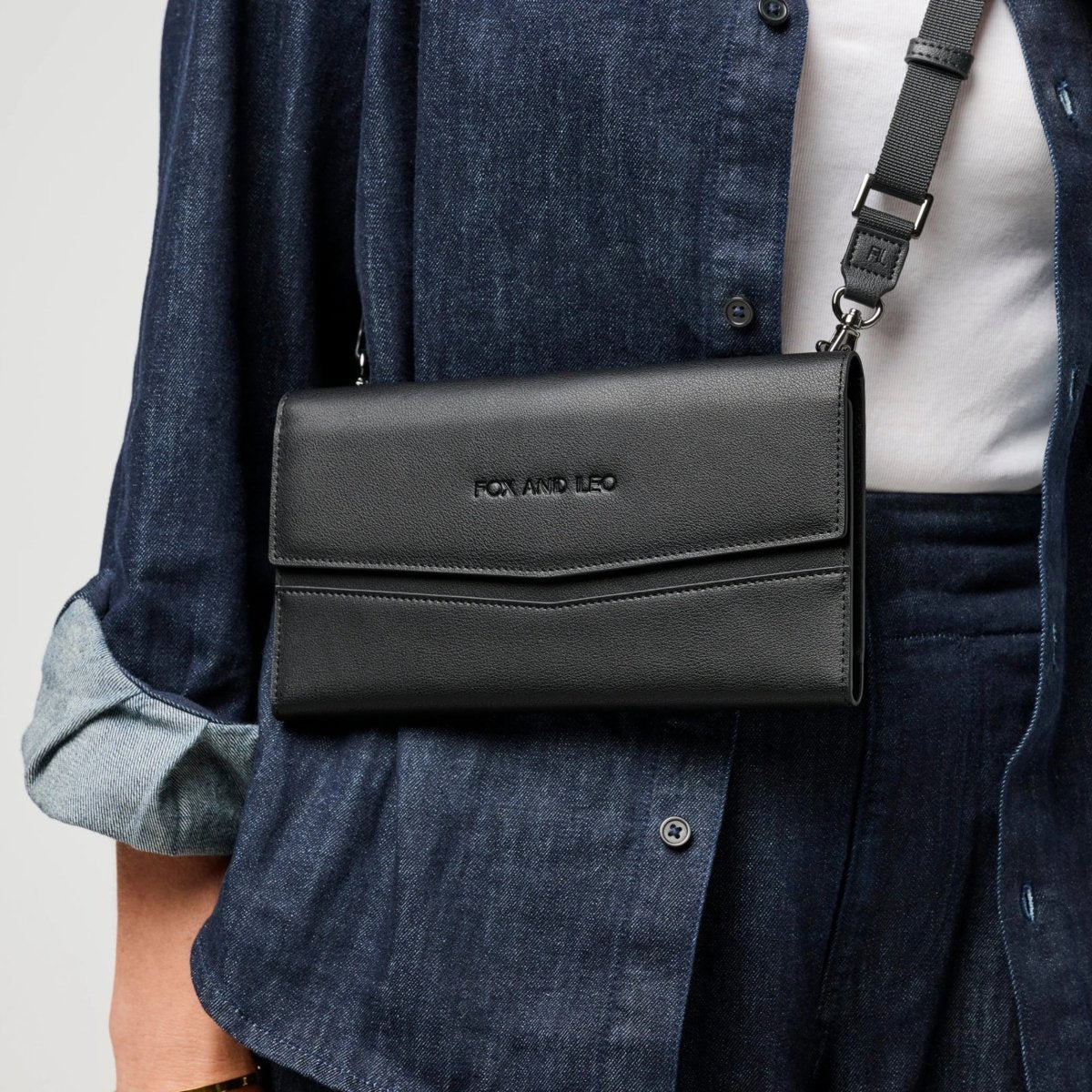 The Traveller 2.0 - Black | Fox and Leo | Women's Travel Accessories, Bags & Wallets | Thirty 16 Williamstown