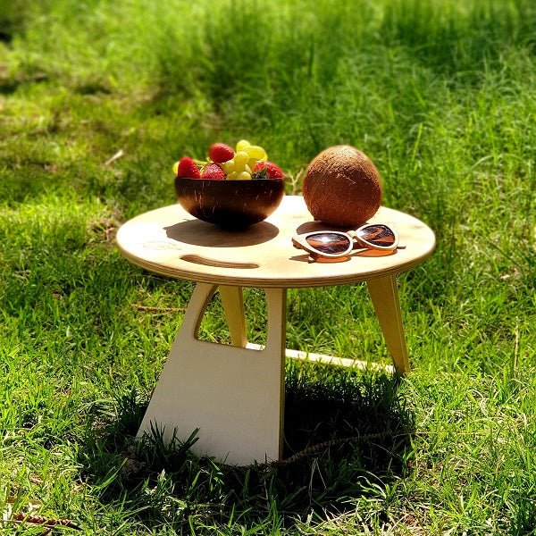 Round Natural OHANA Portable Table Summer Picnic Tables Picnic
